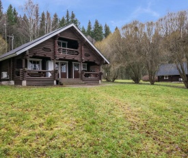 Holiday Home Karhunluola